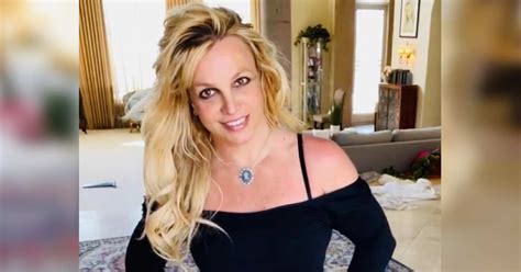 britney spears bathtub pics|Britney Spears Appears Happy and Free in New Nude Selfies